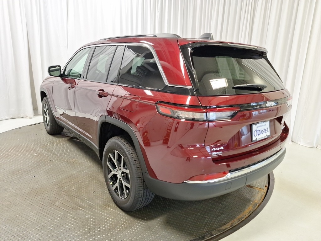 new 2025 Jeep Grand Cherokee car, priced at $45,245