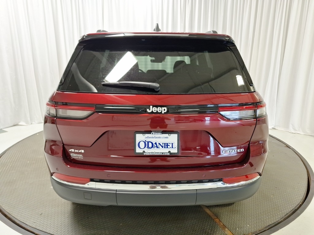 new 2025 Jeep Grand Cherokee car, priced at $45,245