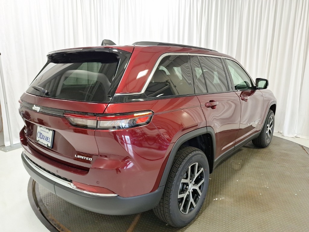 new 2025 Jeep Grand Cherokee car, priced at $45,245
