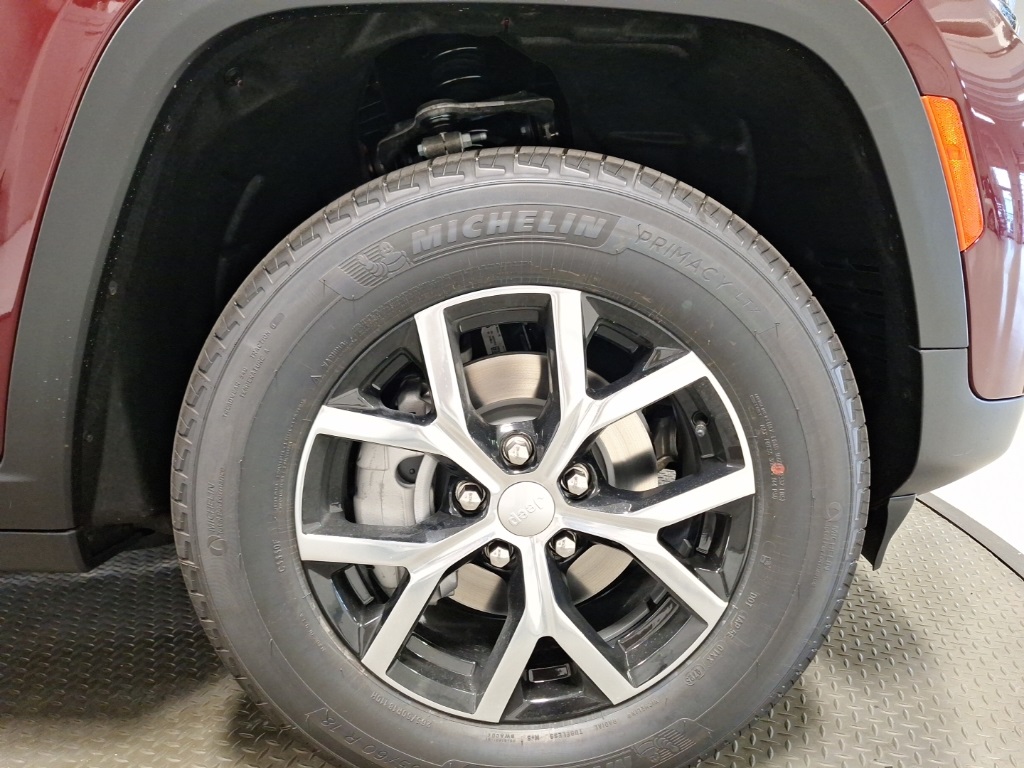 new 2025 Jeep Grand Cherokee car, priced at $45,245