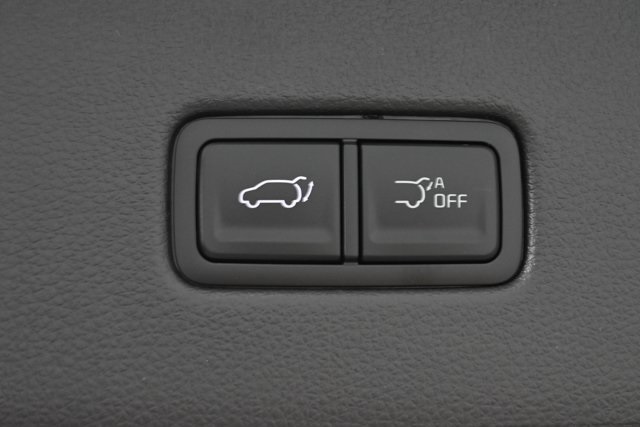 new 2025 Kia Carnival Hybrid car, priced at $49,604