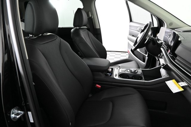 new 2025 Kia Carnival Hybrid car, priced at $49,604