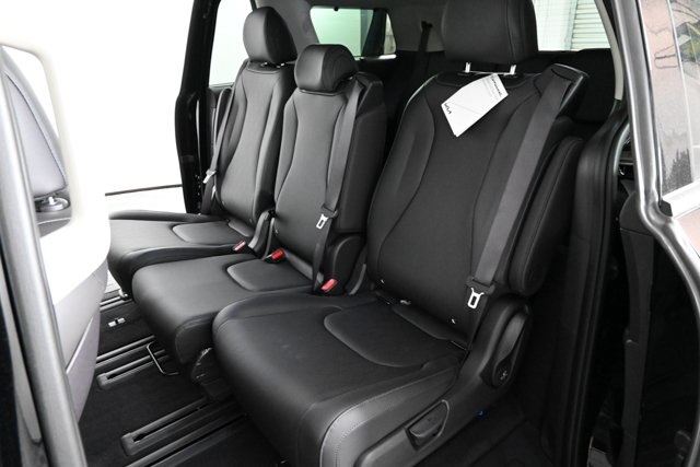 new 2025 Kia Carnival Hybrid car, priced at $49,604