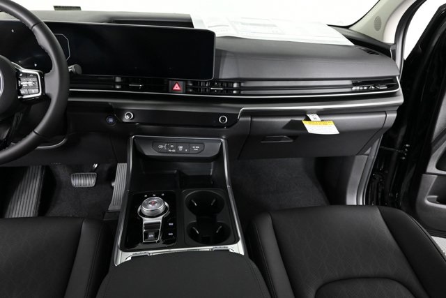 new 2025 Kia Carnival Hybrid car, priced at $49,604
