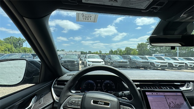 new 2025 Jeep Grand Cherokee car, priced at $45,025