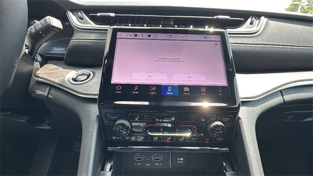 new 2025 Jeep Grand Cherokee car, priced at $45,025