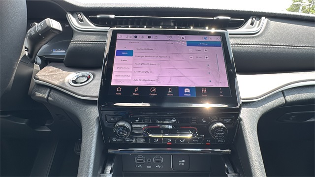 new 2025 Jeep Grand Cherokee car, priced at $45,025