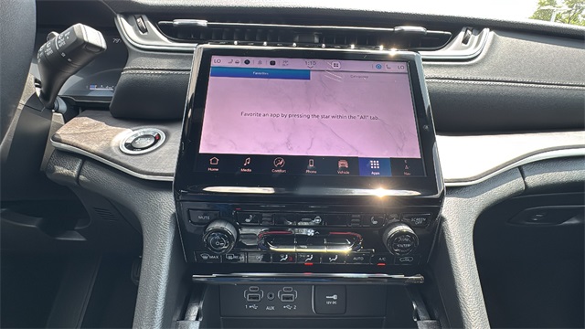 new 2025 Jeep Grand Cherokee car, priced at $45,025