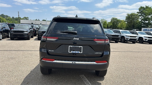 new 2025 Jeep Grand Cherokee car, priced at $45,025