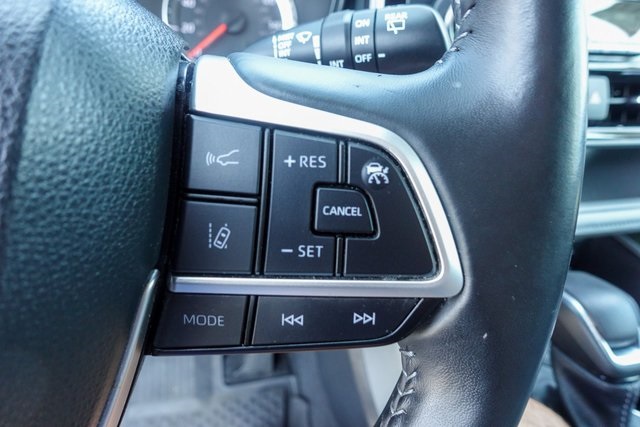 used 2022 Toyota Highlander car, priced at $32,844