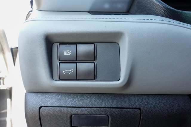 used 2022 Toyota Highlander car, priced at $32,844