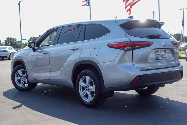 used 2022 Toyota Highlander car, priced at $32,844