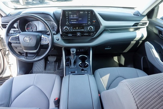 used 2022 Toyota Highlander car, priced at $32,844