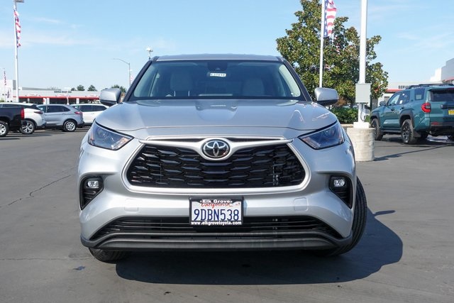 used 2022 Toyota Highlander car, priced at $32,844