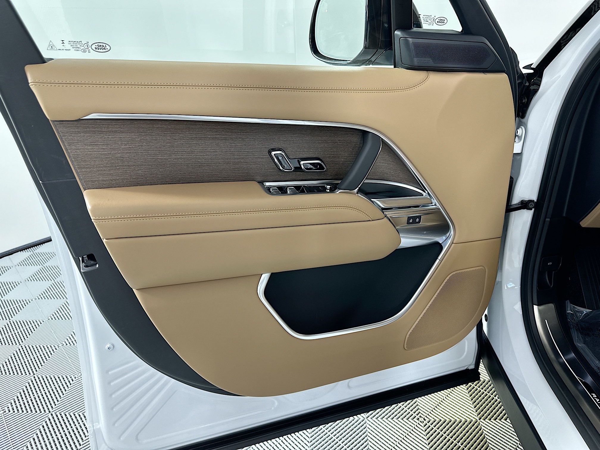 new 2025 Land Rover Range Rover car, priced at $147,600