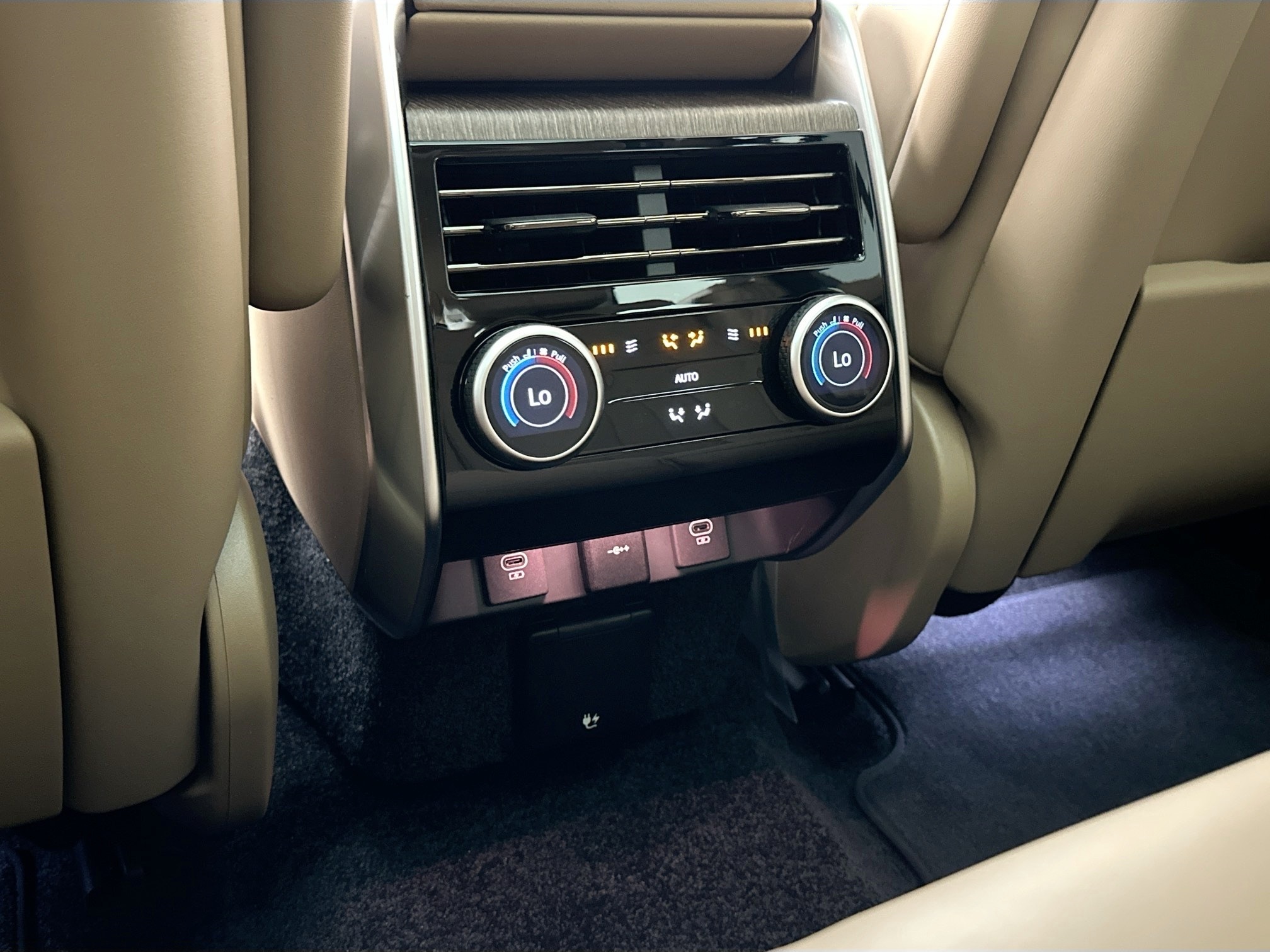 new 2025 Land Rover Range Rover car, priced at $147,600