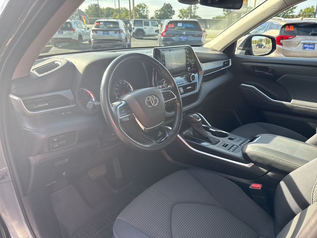used 2020 Toyota Highlander car, priced at $24,900