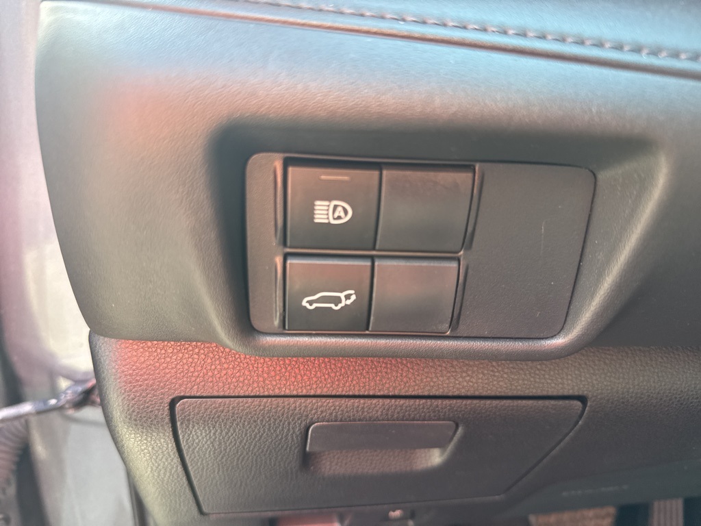 used 2020 Toyota Highlander car, priced at $24,900