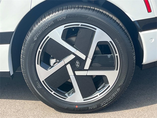new 2026 Hyundai IONIQ 9 car, priced at $77,372