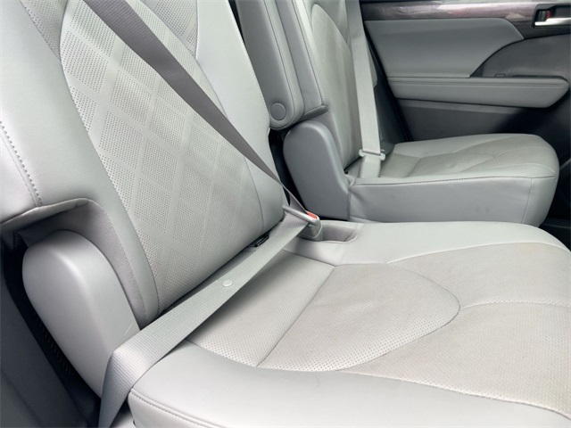 used 2023 Toyota Highlander Hybrid car, priced at $45,811