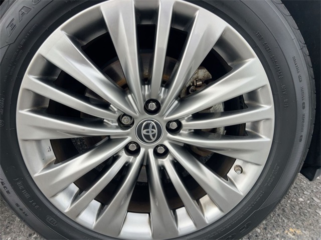 used 2023 Toyota Highlander Hybrid car, priced at $45,811