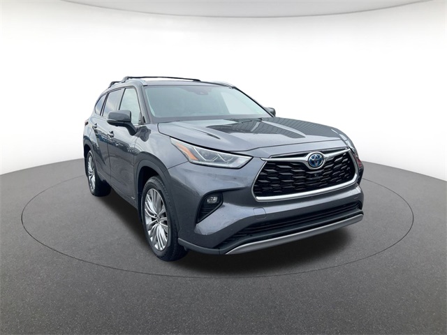 used 2023 Toyota Highlander Hybrid car, priced at $45,811