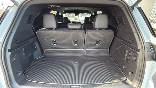 new 2026 Chevrolet Traverse car, priced at $60,415