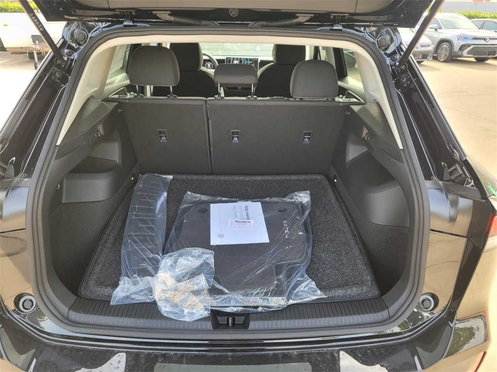 new 2025 Volkswagen Tiguan car, priced at $29,015