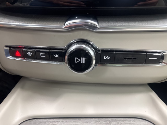 used 2023 Volvo XC60 car, priced at $28,778