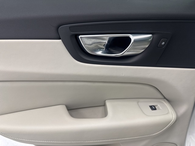 used 2023 Volvo XC60 car, priced at $28,778