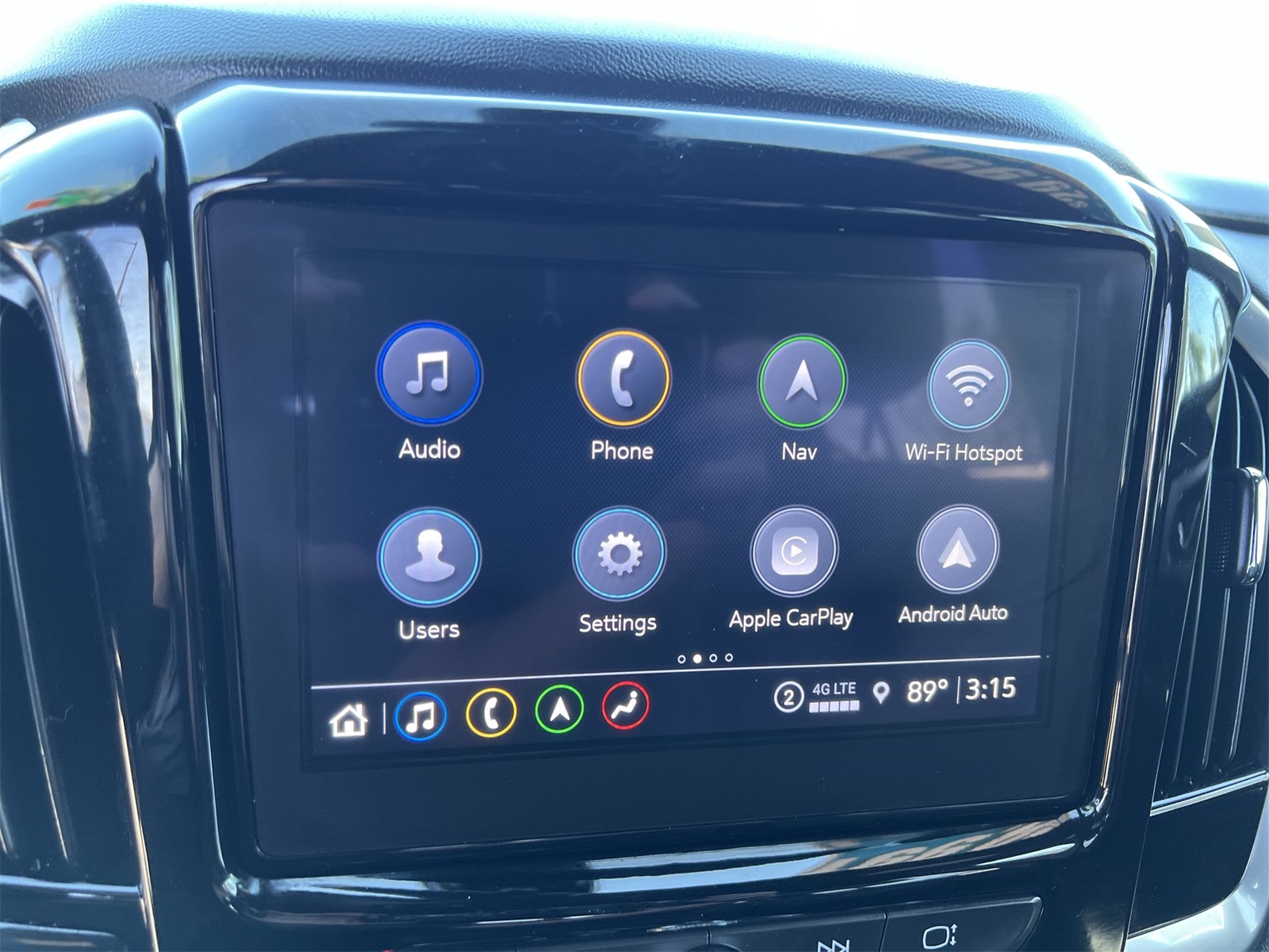 used 2022 Chevrolet Traverse car, priced at $24,995