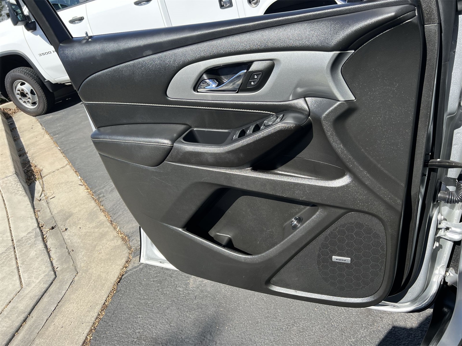 used 2022 Chevrolet Traverse car, priced at $24,995