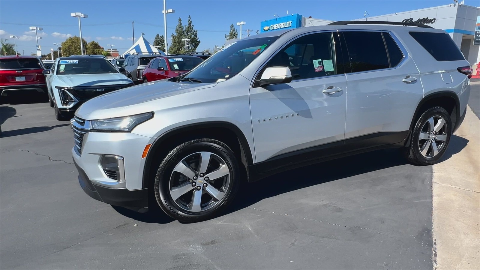 used 2022 Chevrolet Traverse car, priced at $24,995
