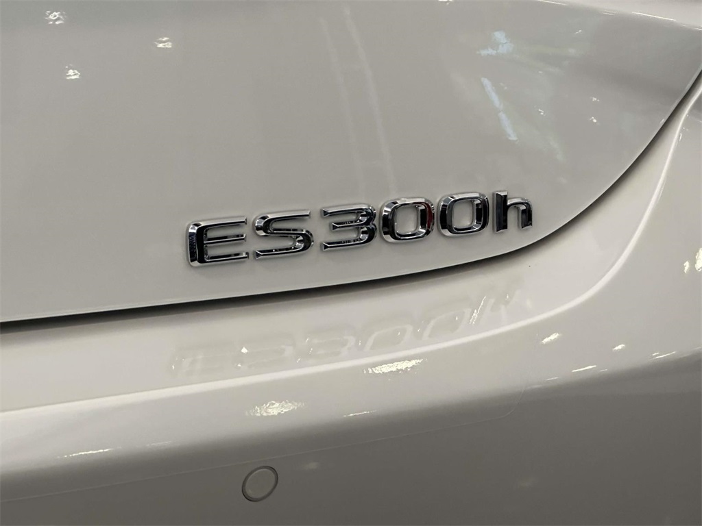 new 2025 Lexus ES car, priced at $51,344