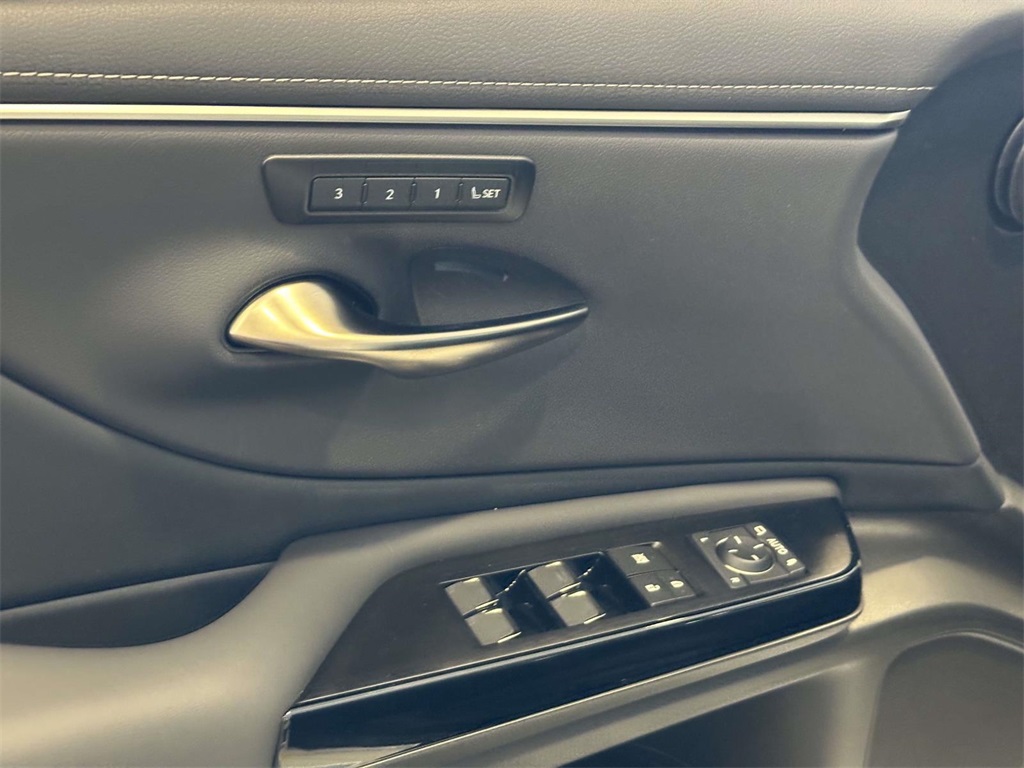 new 2025 Lexus ES car, priced at $51,344