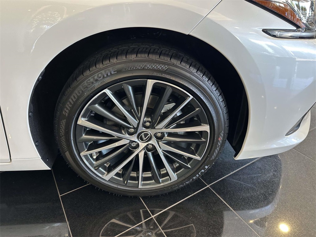 new 2025 Lexus ES car, priced at $51,344