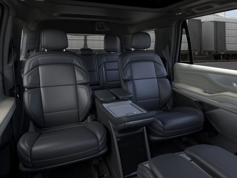 new 2025 Lincoln Navigator car, priced at $109,190
