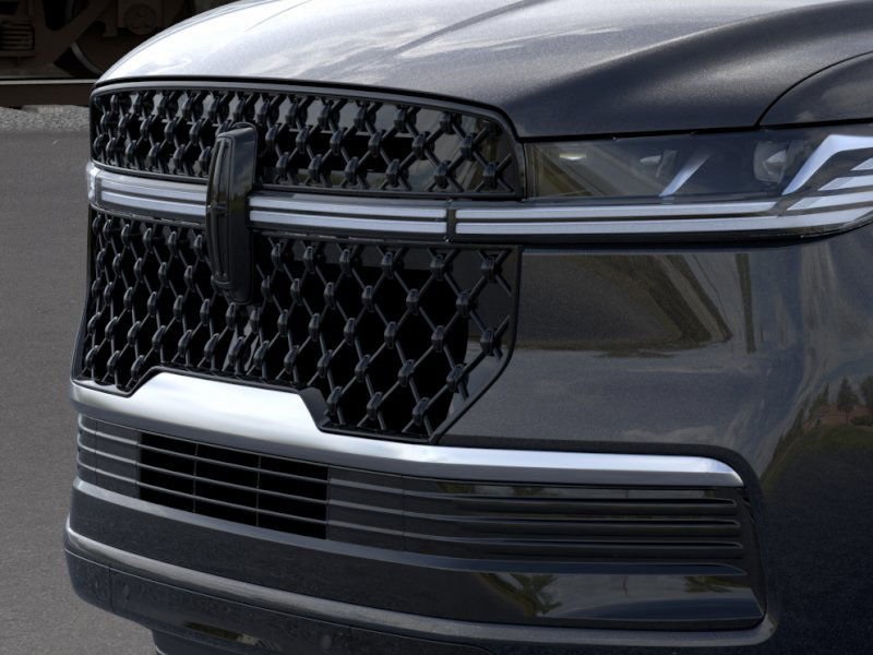 new 2025 Lincoln Navigator car, priced at $109,190