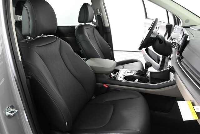 new 2025 Kia Carnival car, priced at $41,294