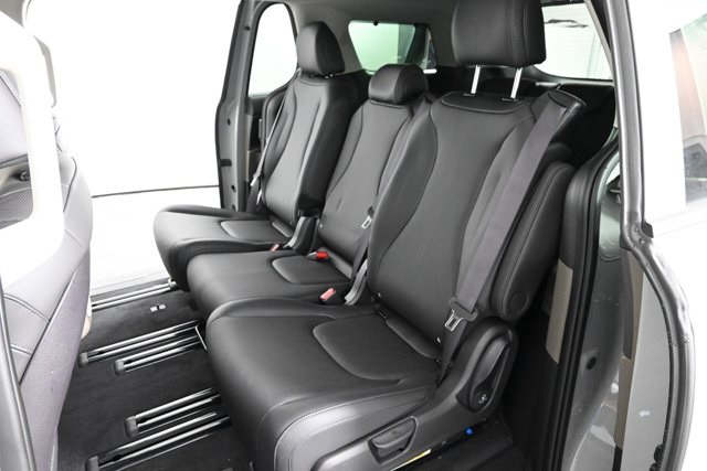 new 2025 Kia Carnival car, priced at $41,294