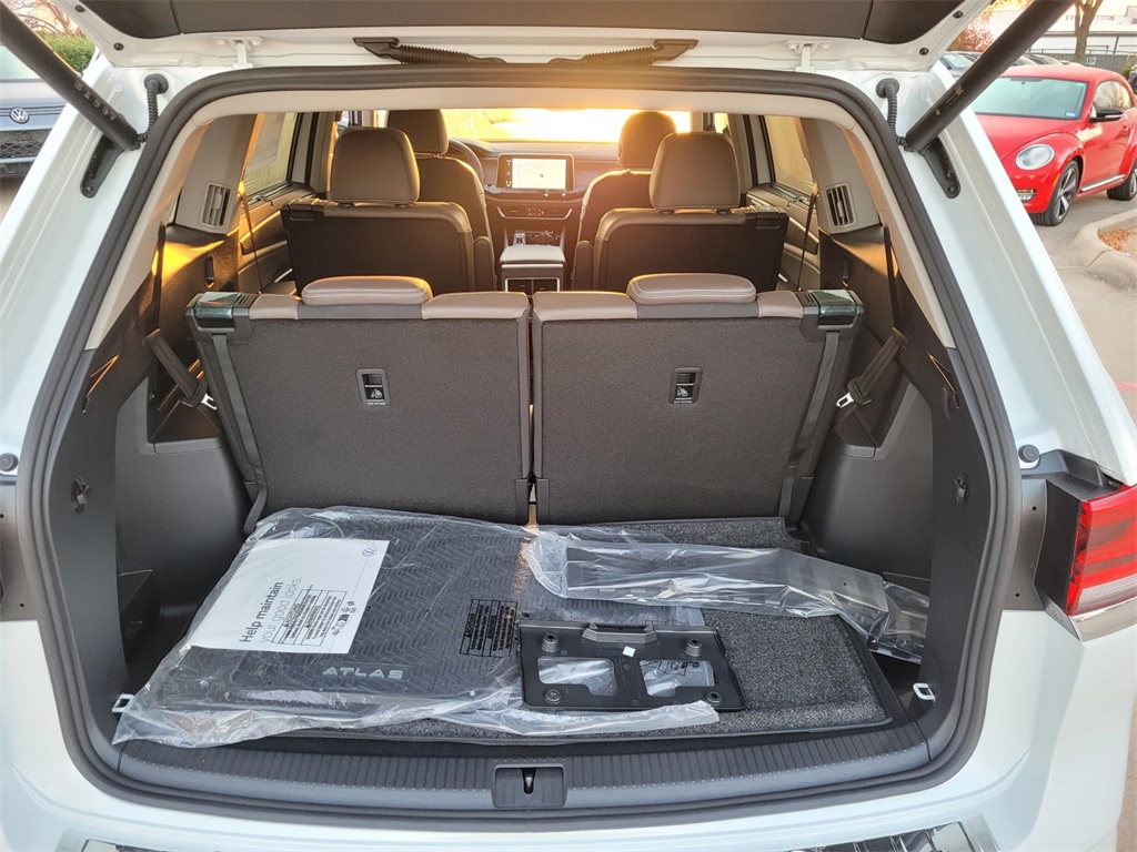new 2026 Volkswagen Atlas car, priced at $48,371