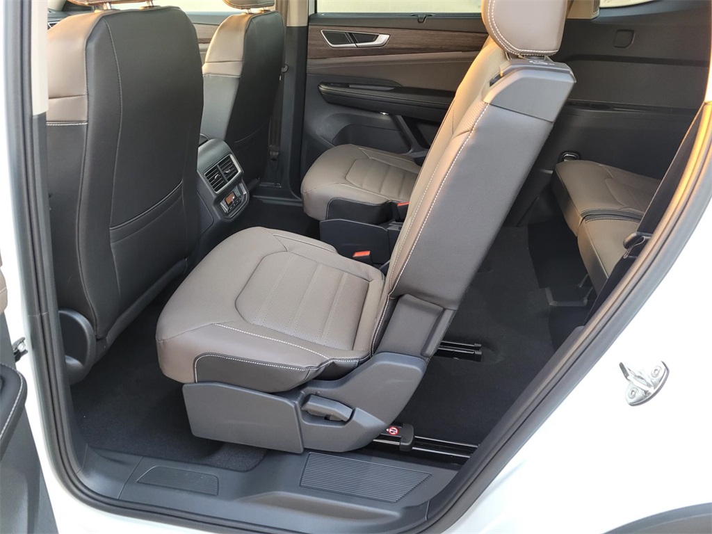 new 2026 Volkswagen Atlas car, priced at $48,371