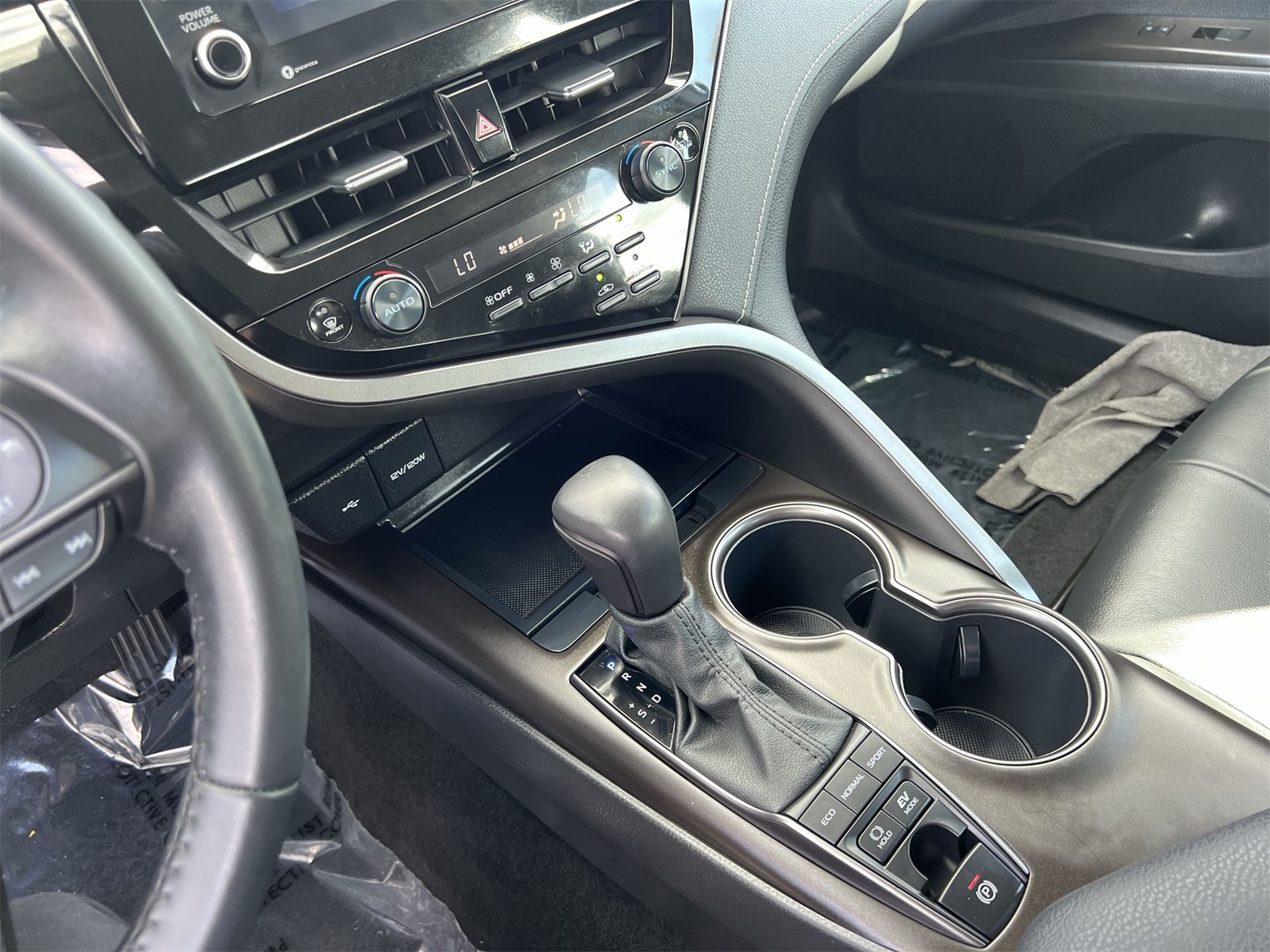 used 2022 Toyota Camry Hybrid car, priced at $29,595