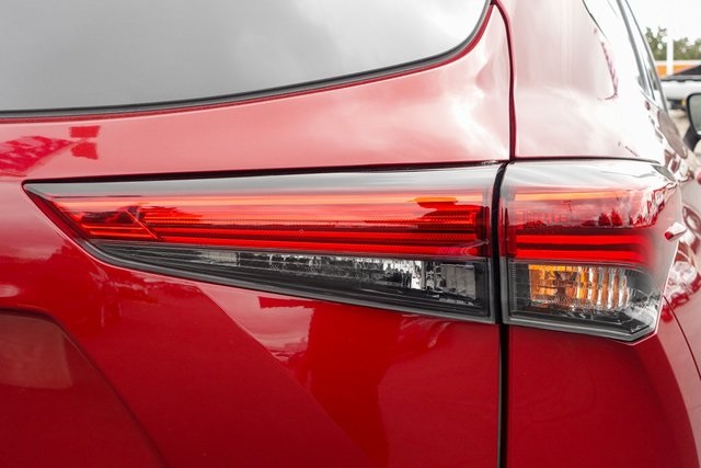 used 2022 Toyota Highlander car, priced at $33,188