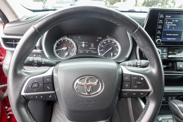 used 2022 Toyota Highlander car, priced at $33,188