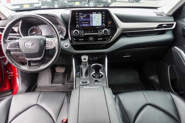 used 2022 Toyota Highlander car, priced at $33,188