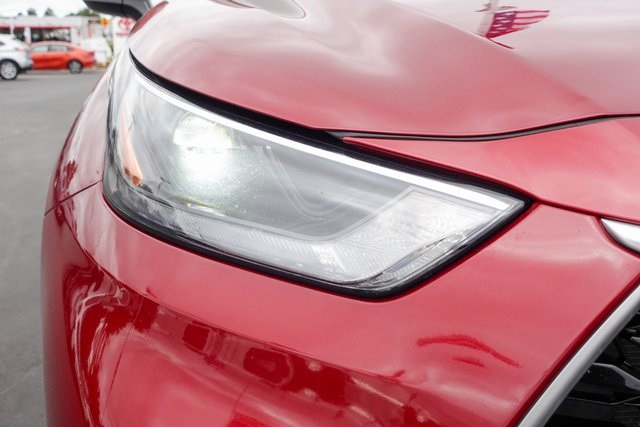 used 2022 Toyota Highlander car, priced at $33,188
