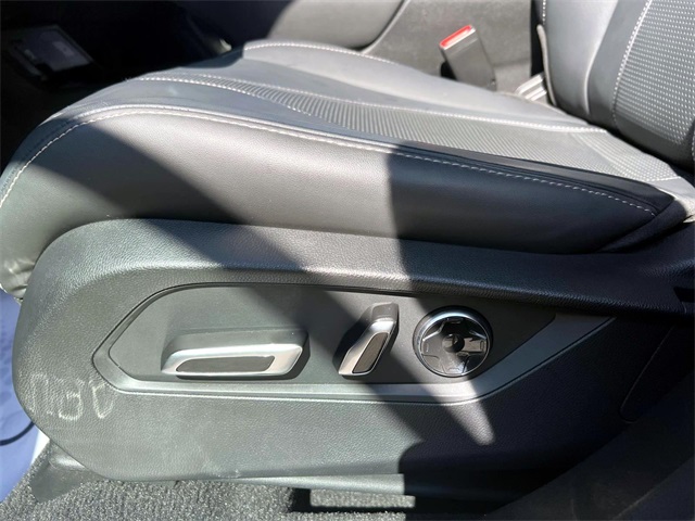 used 2022 Acura RDX car, priced at $35,850