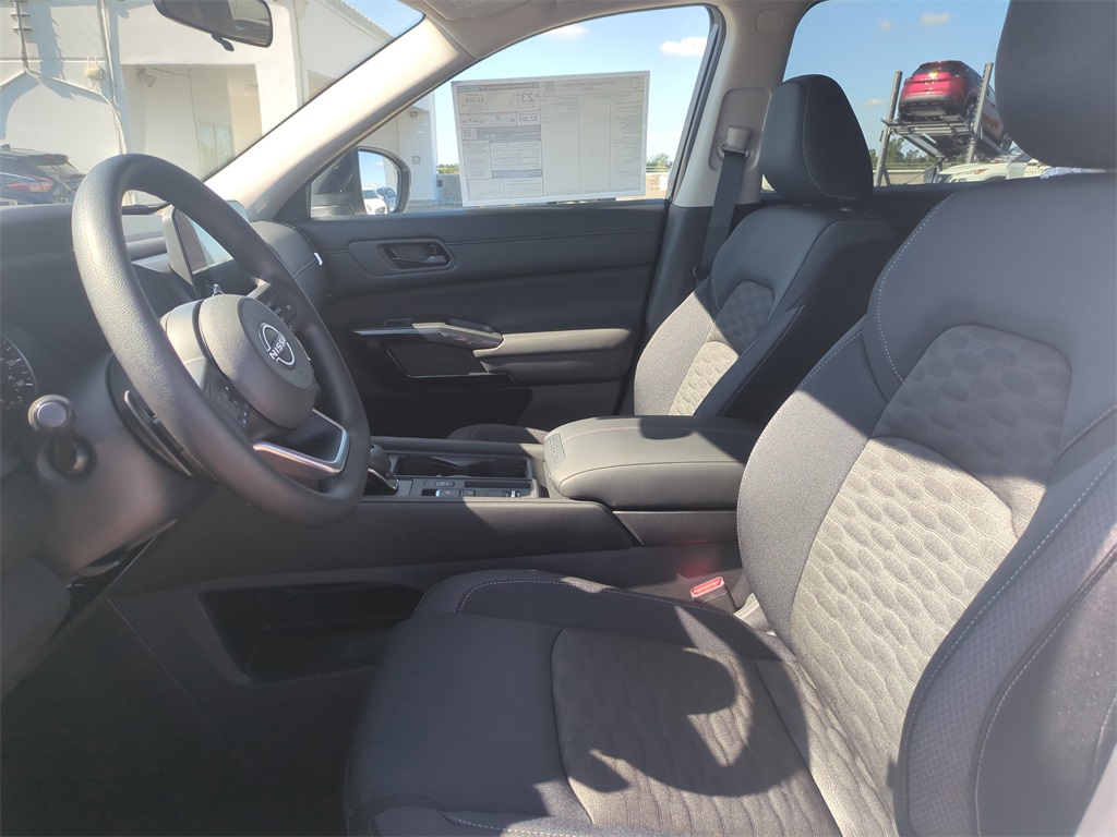 new 2025 Nissan Pathfinder car, priced at $31,475