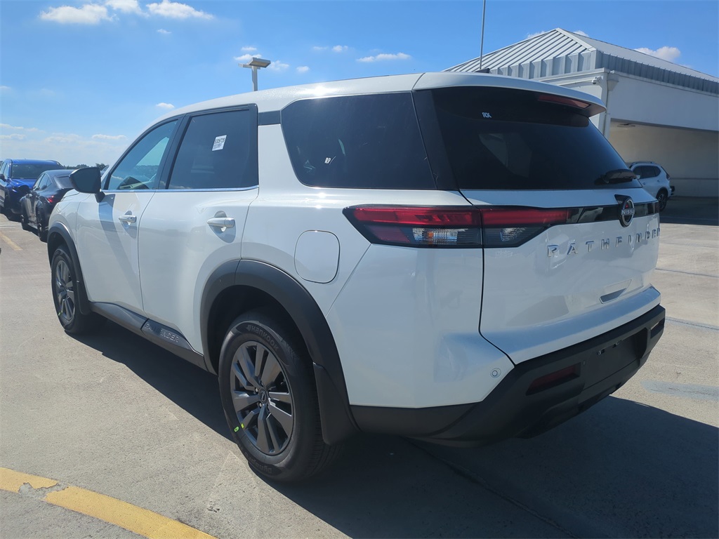 new 2025 Nissan Pathfinder car, priced at $31,475